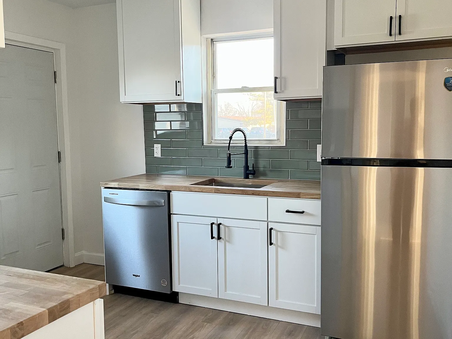 680 Woodbury Ave — Photo 1