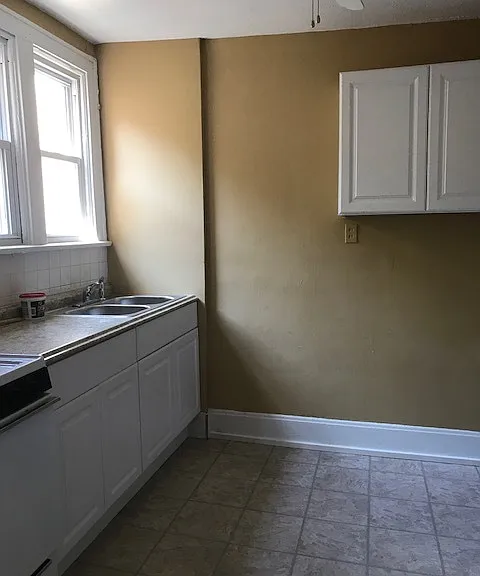 One-Bedroom Unit Available in Walnut Hills - Heat and Water Included — Photo 11