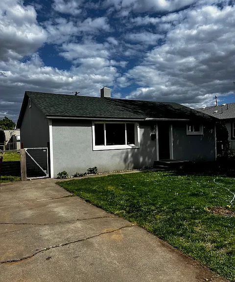 915 S 4th Ave — Photo 2