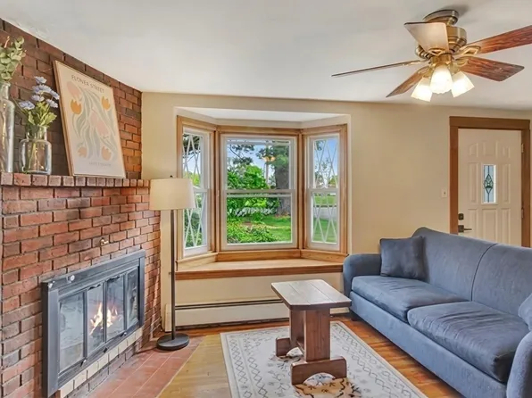 69 Appleton St, Saugus, MA 01906