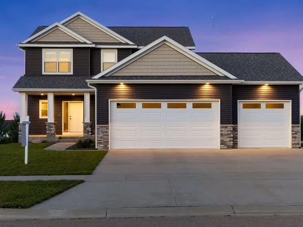 855 Towne Dr NE, Byron, MN 55920