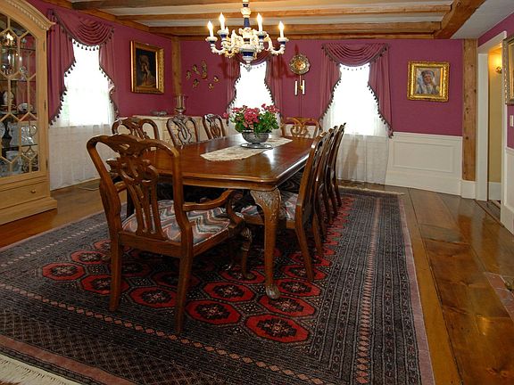 Formal Dining w/ Fireplace