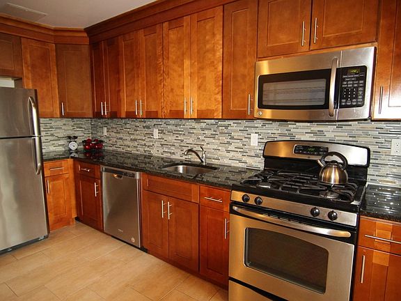 4th image of 20-12 31st St #2C