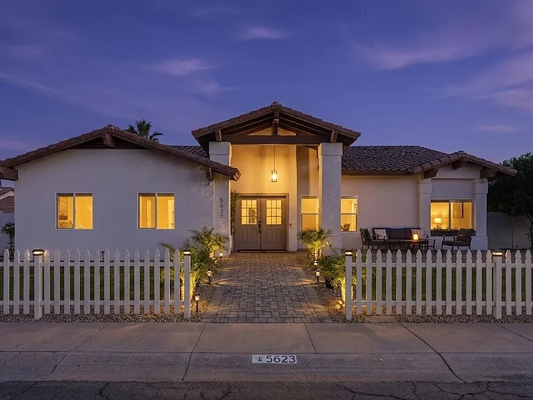 5623 E Claire Dr — Photo 4