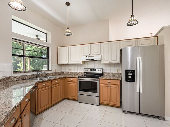 5th image of 5115 Winchester Dr