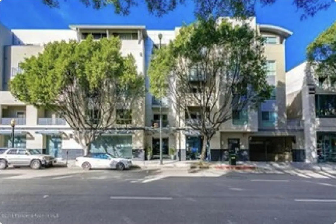159 W Green St — Photo 1