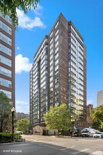 21 W Goethe St #2D Photo 1