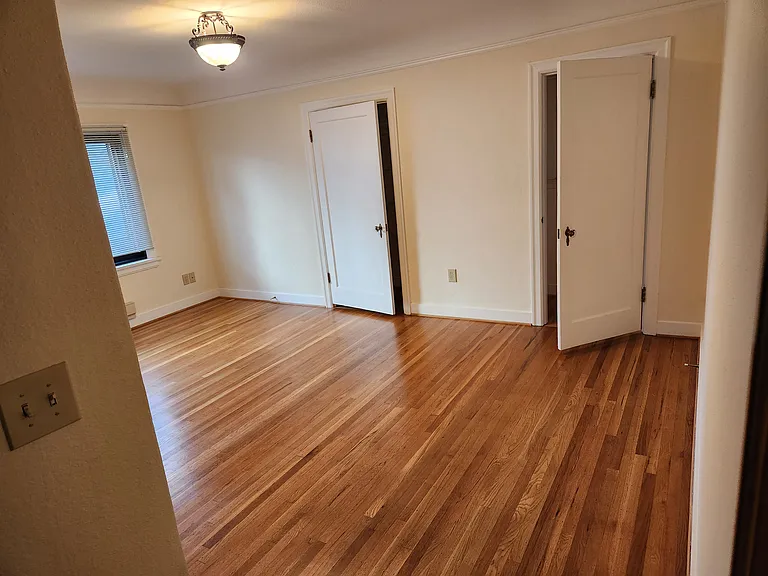 2317 10th Ave E #304 — Photo 8