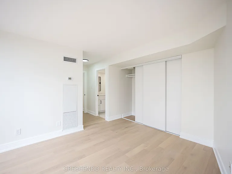 50 Eglinton Ave W #1006 — Photo 18