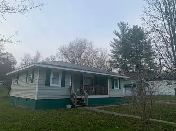 1701 Lowmoor Ave, Pulaski, VA 24301