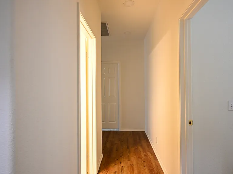 4208 Grandview Dr — Photo 20