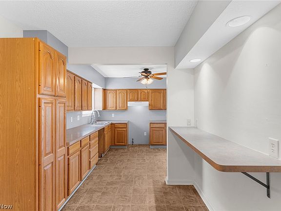 5th image of 3267 Bell Wick Rd