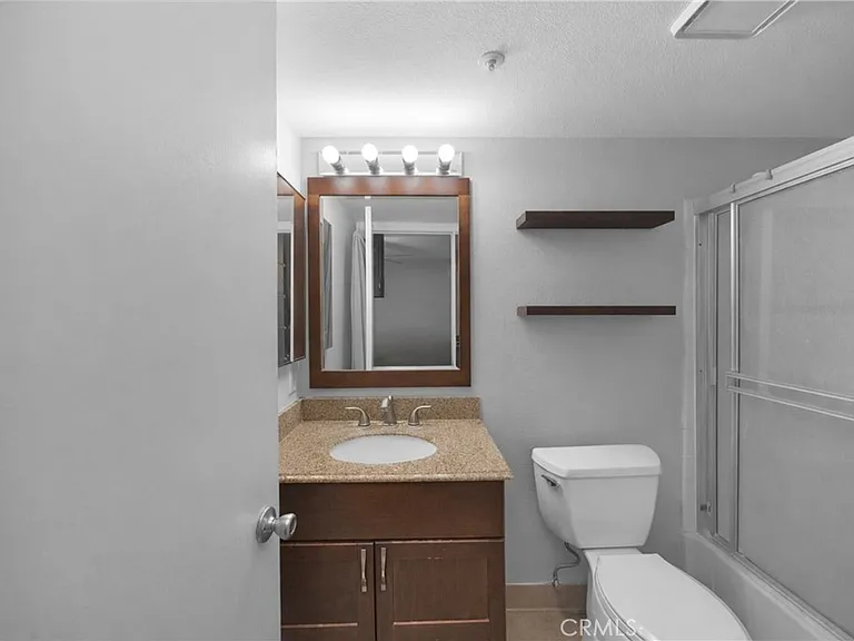 111 S Lakeview Ave — Photo 11