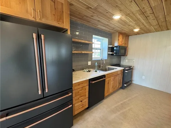 8673 W Ml Hwy #116, Gower, MO 64454