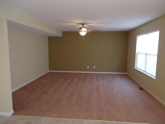 3rd image of 7516 Blue Willow Dr