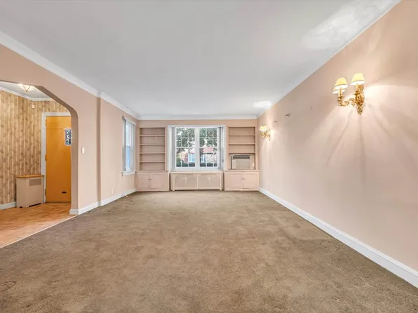 67-56 Exeter Street image 2 of 25