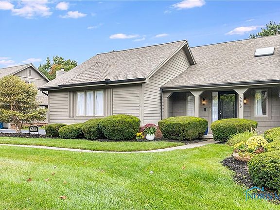 2nd image of 6810 Carrietowne Ln #6810