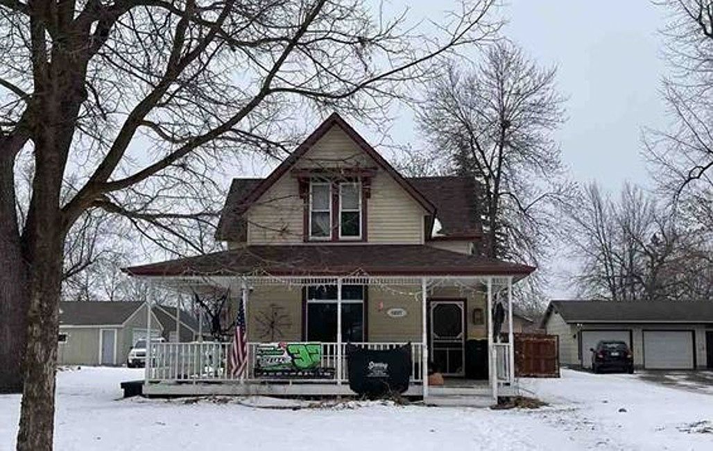 1237 3rd Ave, Windom, MN 56101 Zillow