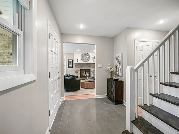 2nd image of 128 Parkview Rd