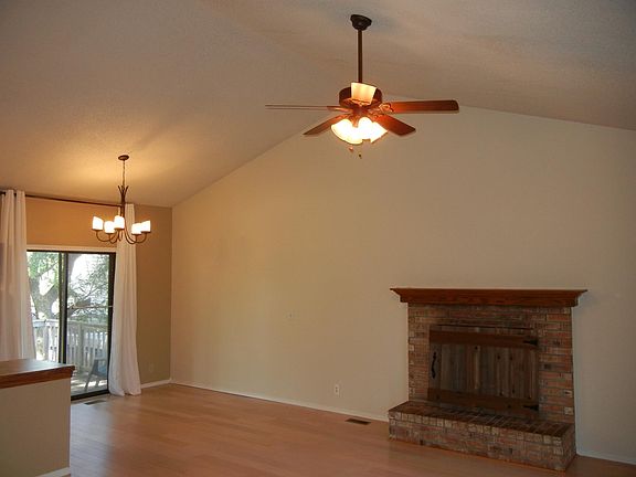 3rd image of 224 W Mallard Dr