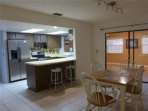 5th image of 4802 E Poinsettia Ave