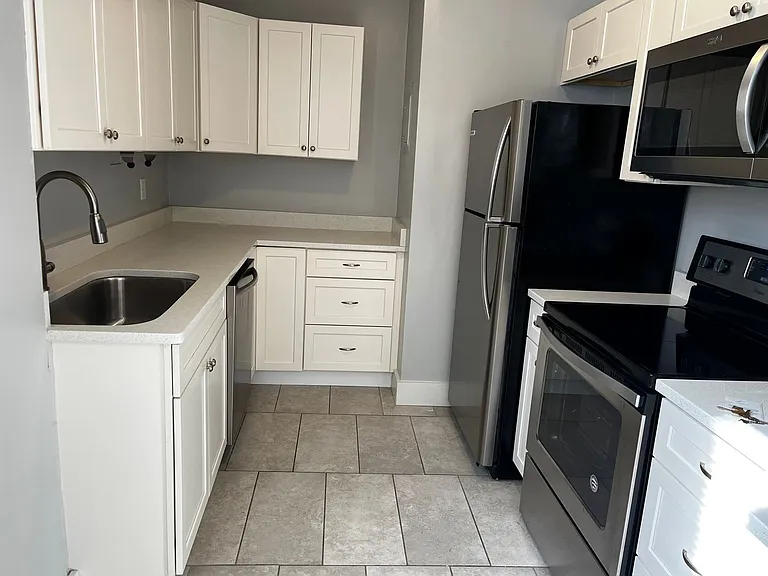 Fort Wood Apartments — Photo 12