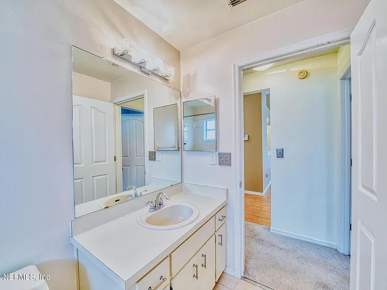 5628 Loma Vista Dr W — Photo 26