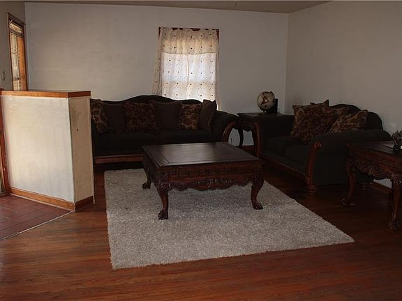 3rd image of 1931 Ferndale Ave