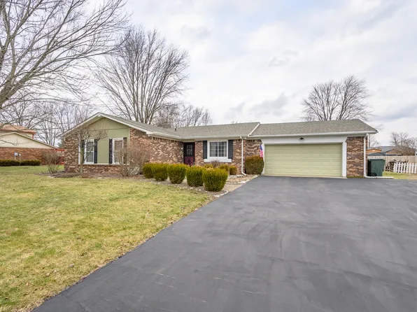 6726 W Brier Creek Dr, New Palestine, IN 46163