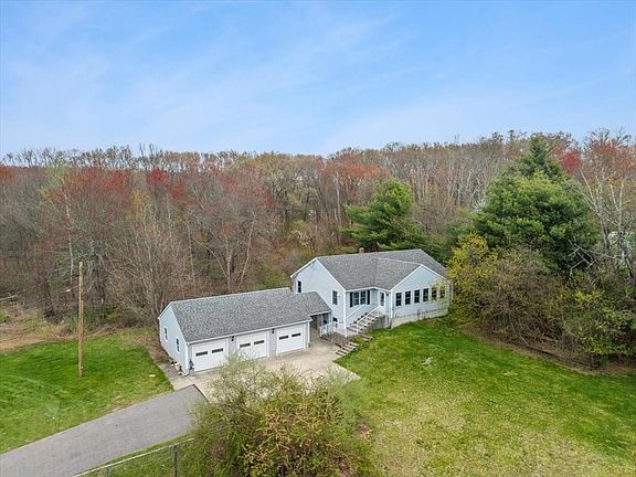 3rd image of 205 Paine Rd