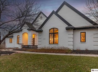 9407 Cinnamon Dr, Omaha, NE 68136
