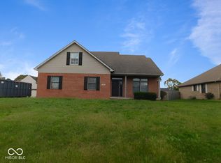 835 Briarwood Dr, Anderson, IN 46012