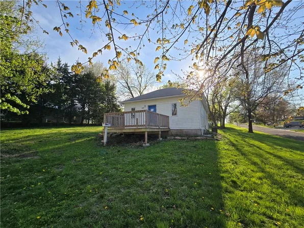 1045 2nd Ave E, Horton, KS 66439