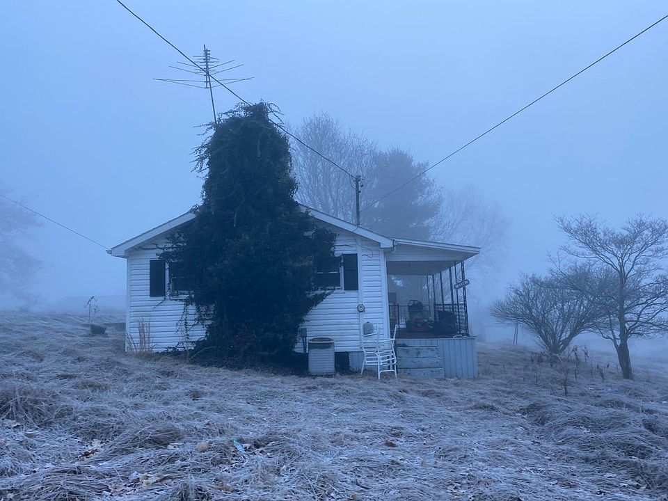 2nd image of 2218 Oak St