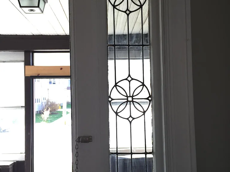 136 Brooks St — Photo 4