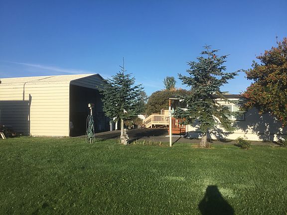 5th image of 70 Sea Lawn Dr