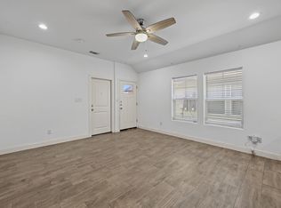 607 E Carter St, Sherman, TX 75090