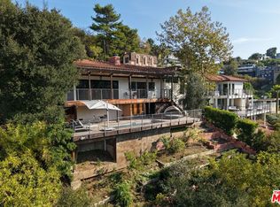 2835 Oak Point Dr, Los Angeles, CA 90068