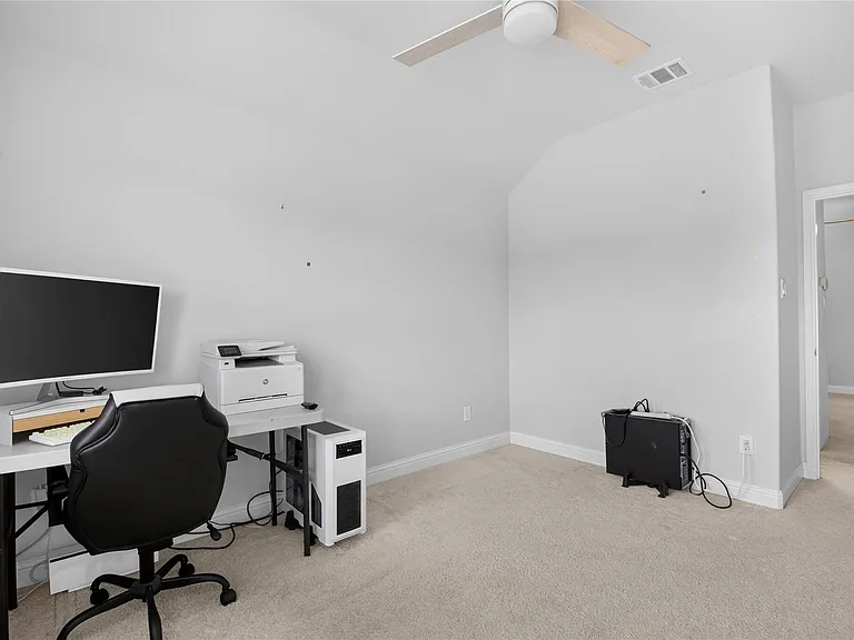 2524 Hagerman Ct — Photo 35