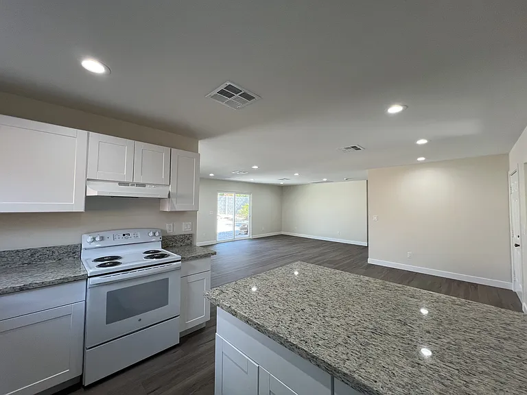 3608 W Bonanza Rd — Photo 18
