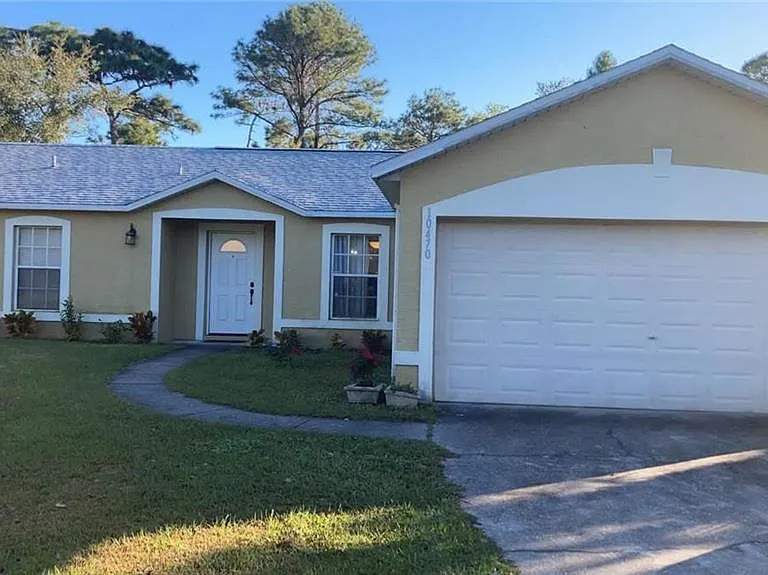 10470 Coconut Grove Ln — Photo 1