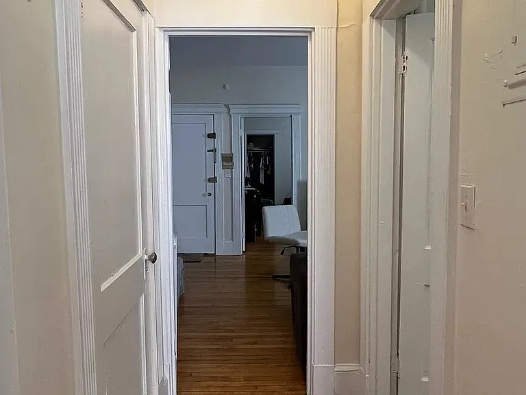215 Harvard Ave #4 — Photo 9