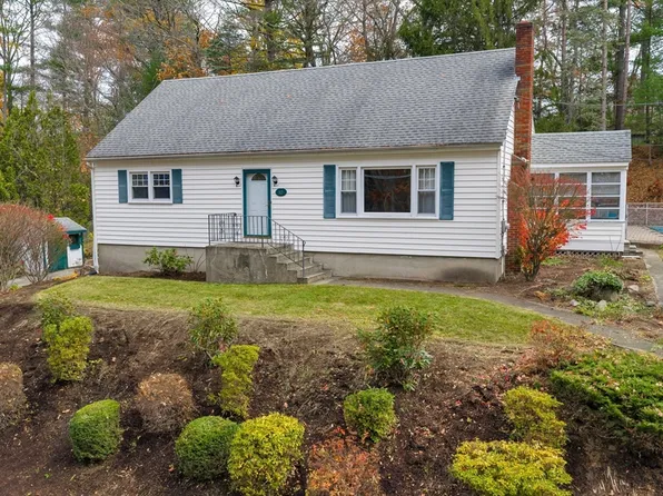 12 Lancaster St, Auburn, MA 01501