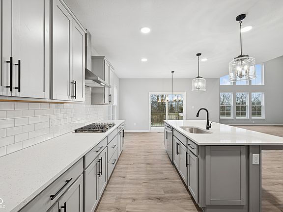 4th image of 6379 Sailmaker Dr