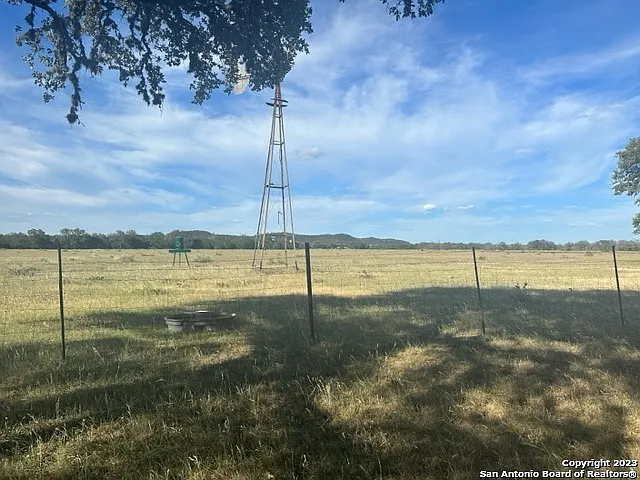 373 Pine Tree Rd — Photo 16