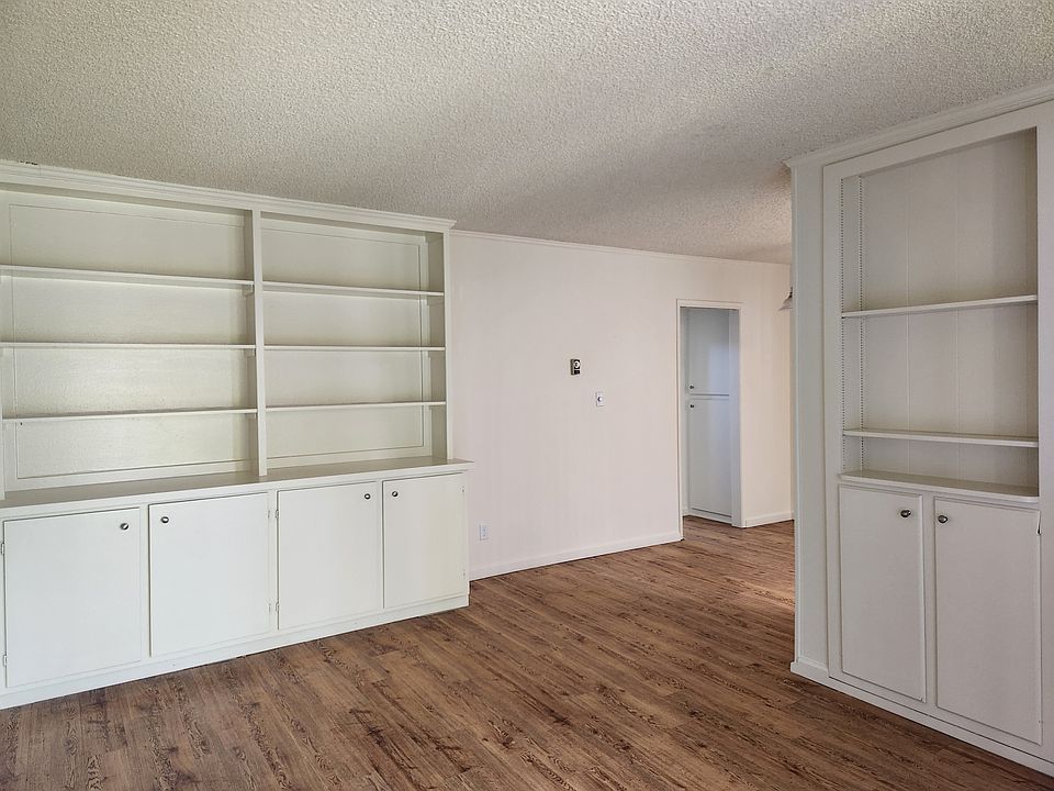 1st image of 3914 Centre St APT 17