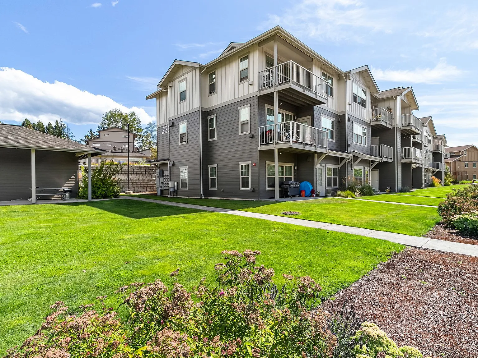 Find your dream home at Prince Avenue Apartments! Offering 1, 2, 3, and 4 bedroom Units! — Photo 3