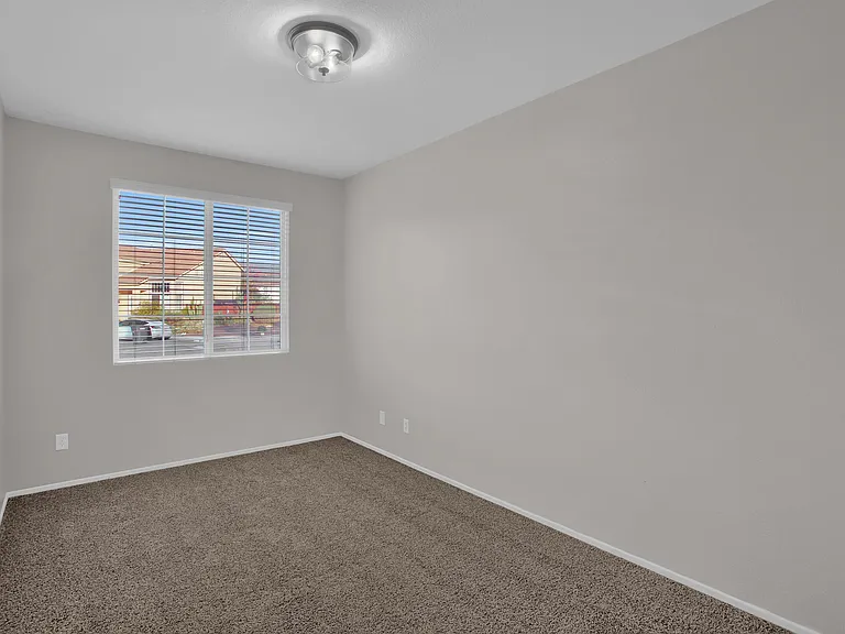 409 Sutro Ct — Photo 17