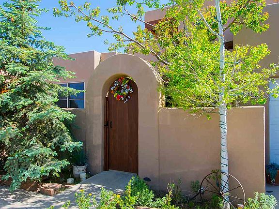 2nd image of 3005 Pueblo Grande