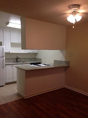 5th image of 2815 H St APT 1